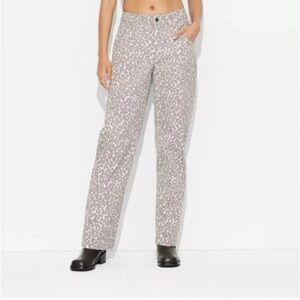 Women's Mid-Rise 90's Relaxed Straight Pants Wild Fable
Brown‎ Leopard Small
